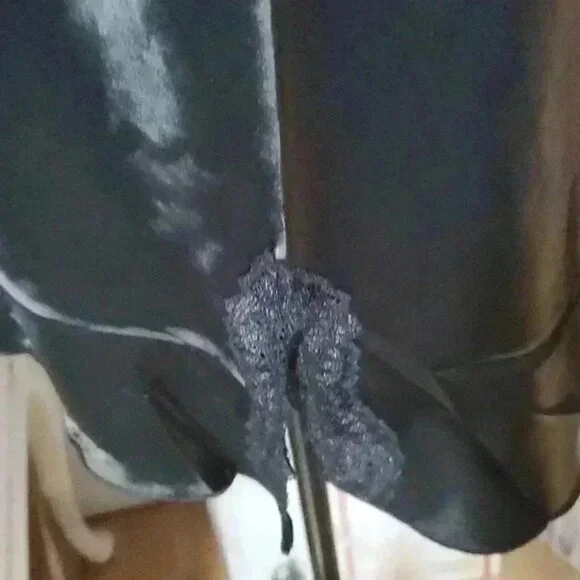 Silky feel nightie - Picture 3 of 6